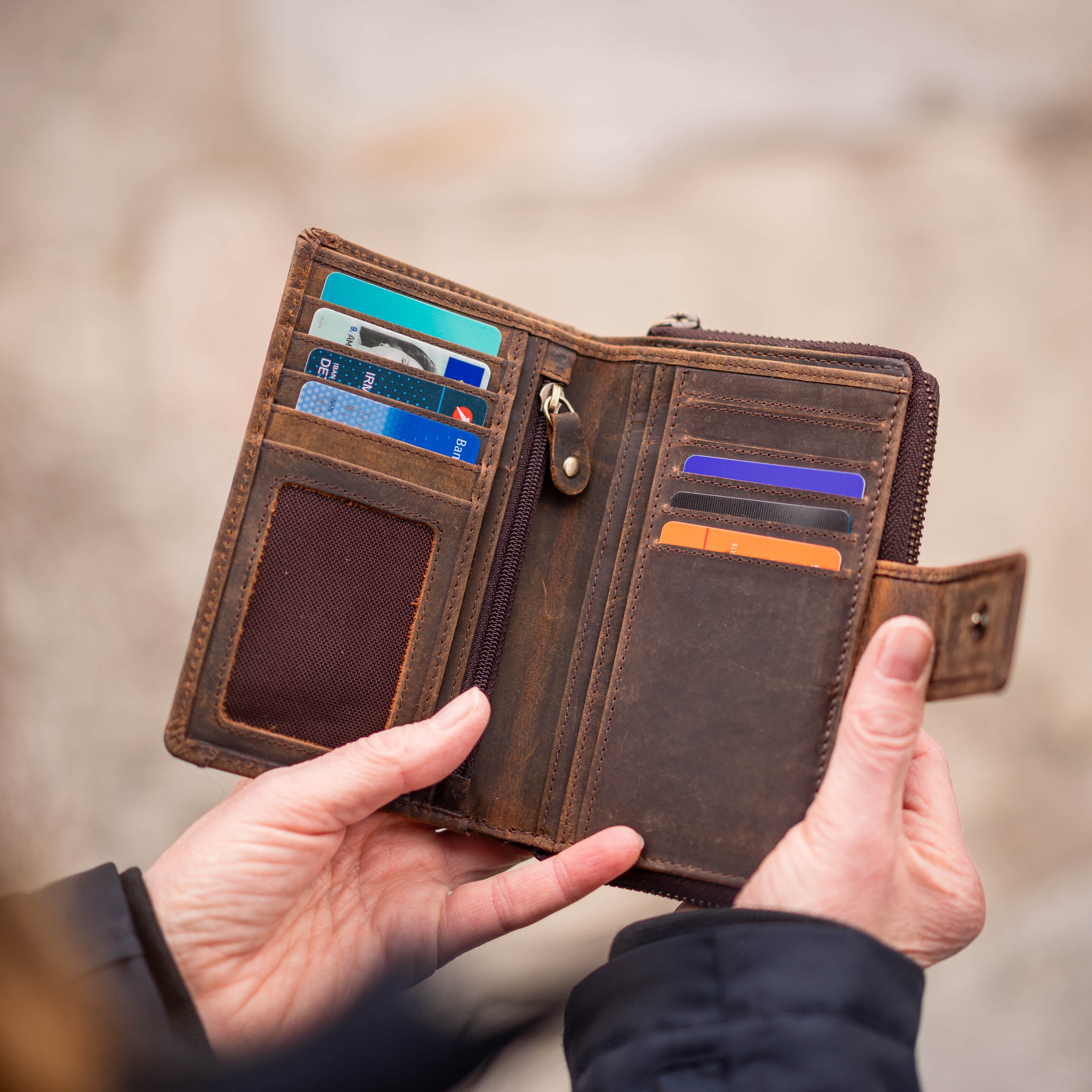 Medium-sized Babsi Wallet