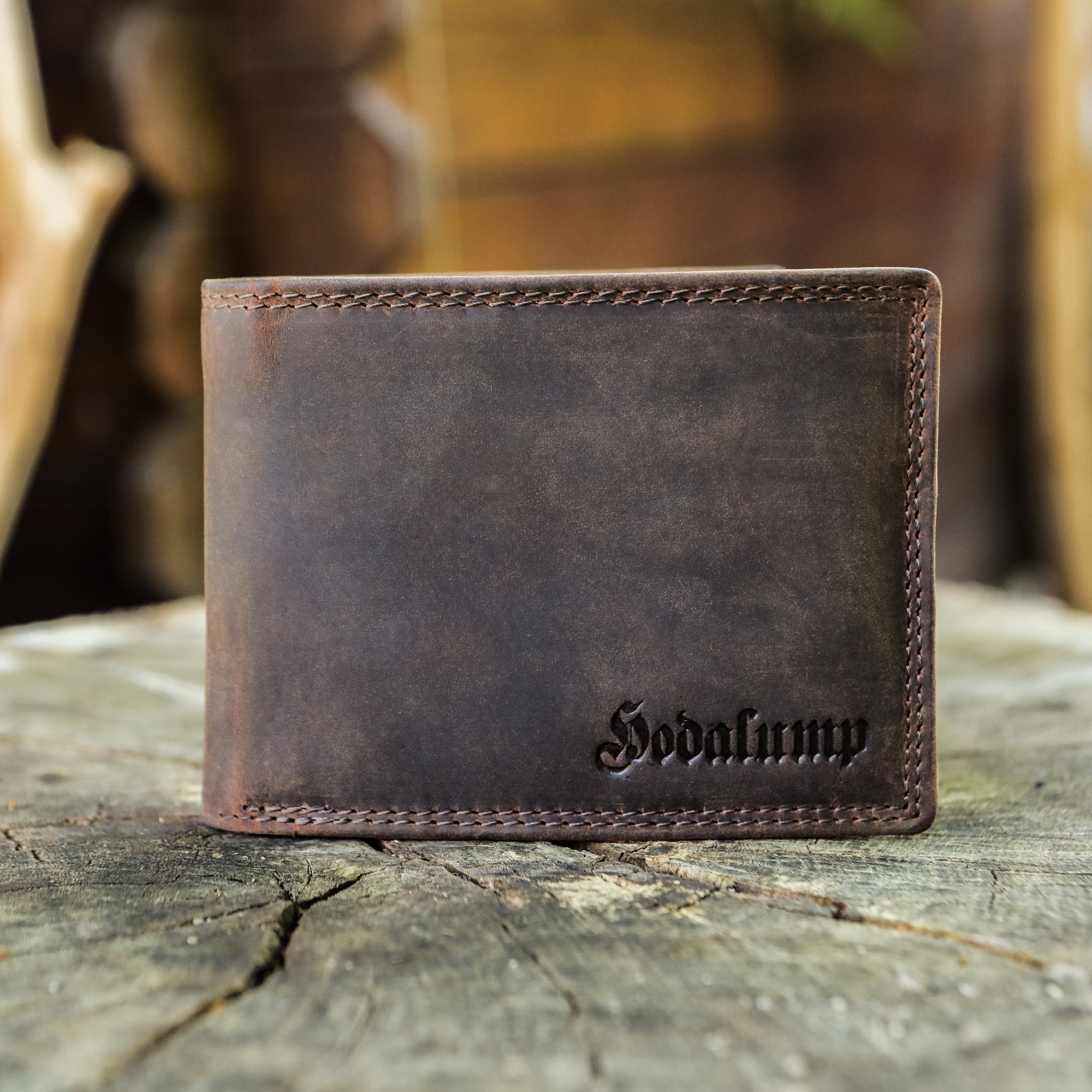 Braune Herren Geldbörse aus Leder von Hodalump im rustikalen Vintage Stil.