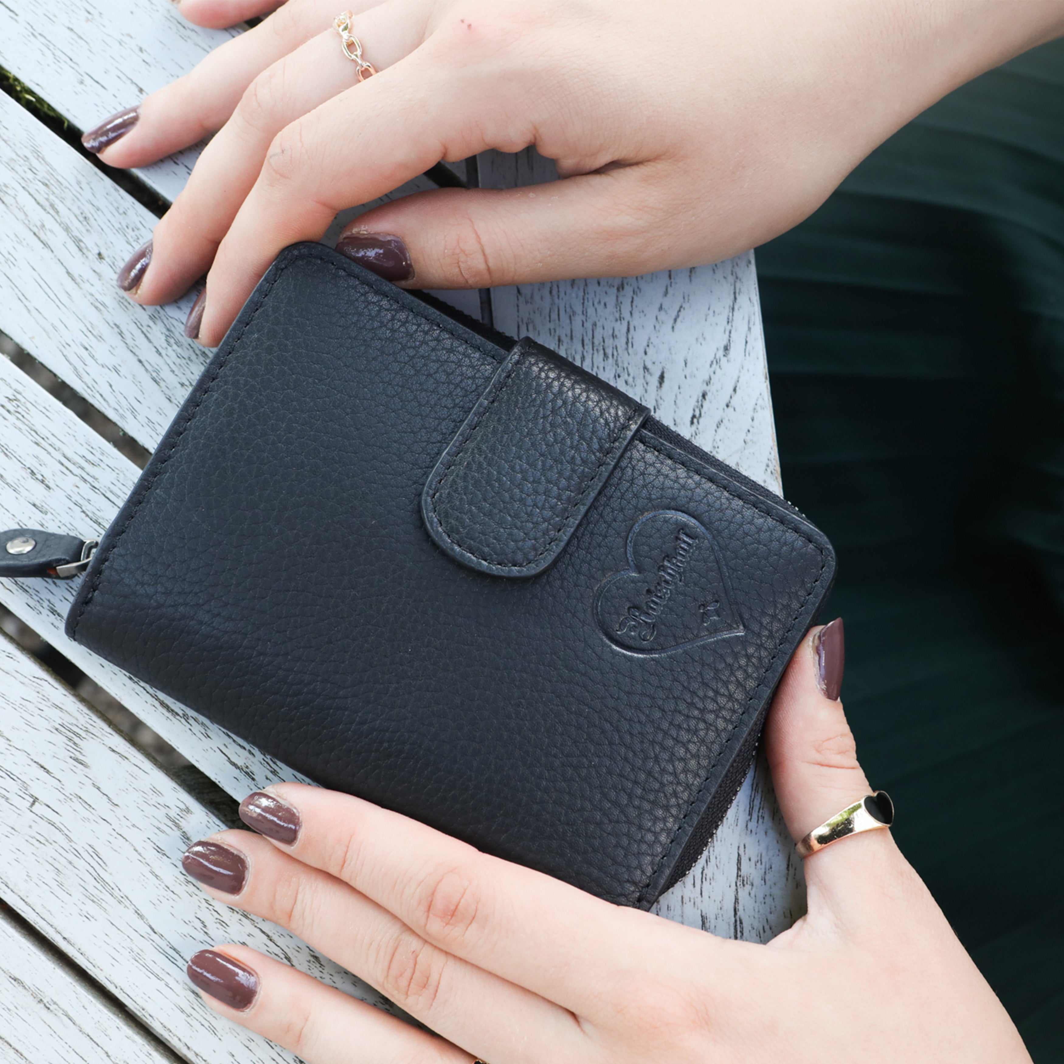 Medium Wallet Miri