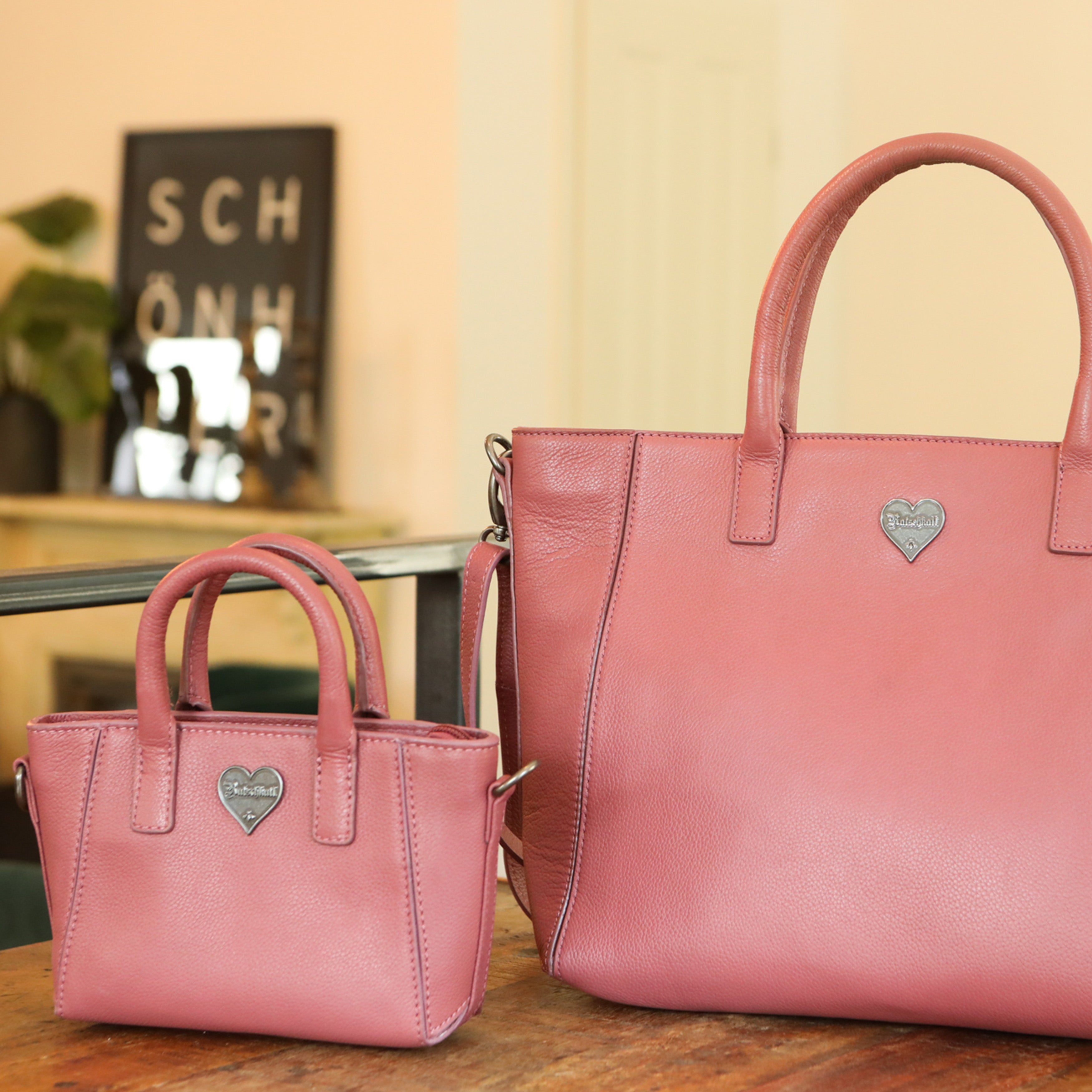 Shopper Mum-Daughter